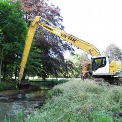 Eilandgracht Hof ter Laken wordt geruimd