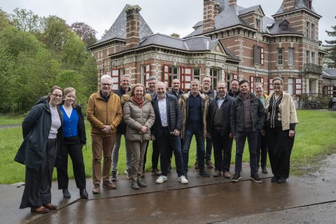 Restauratie Hof Ter Laken van start: kasteel en remise gaan in de stellingen