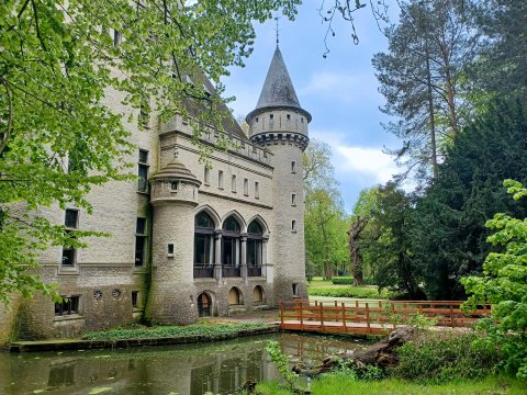 Kasteeldomein Zellaer verwelkomt nieuwe brug